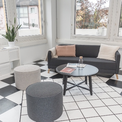 Foto der Sitzecke im Lerncenter Kloten