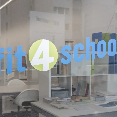 Foto des fit4school Logo Aussenansicht Lerncenter Kloten