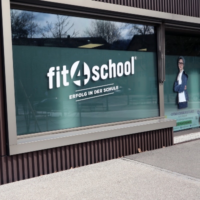 Foto der Aussenansicht im fit4school-Lern- und Coachingcenter Zürich-Leimbach