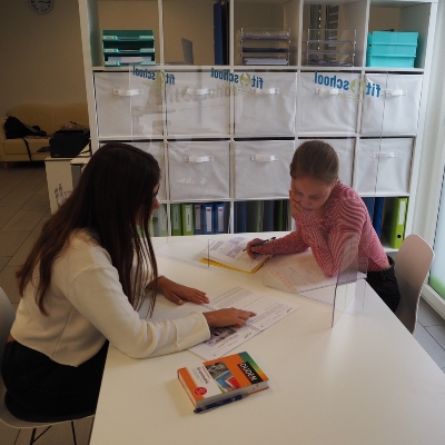 Foto einer Unterrichtssituation im fit4school-Lern- und Coachingcenter Zug