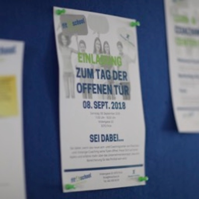 Foto einer Pinwand mit Zettel im Lerncenter Frick