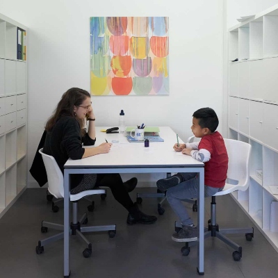 Foto einer Lehrsituation im fit4school-Lern- und Coachingcenter Binningen