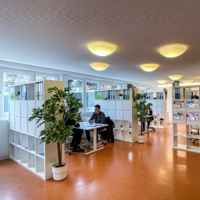 Foto von Lernenden im Lerncenter Zürich-Altstetten